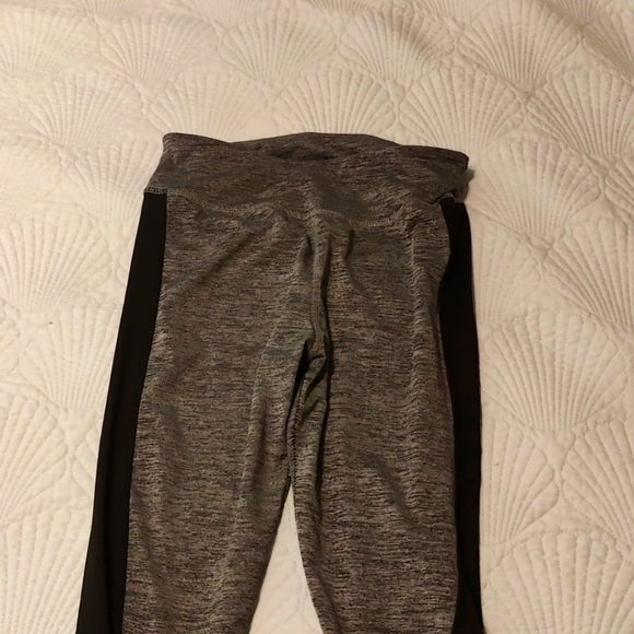 Small Shein leggings - Picture 1 of 2
